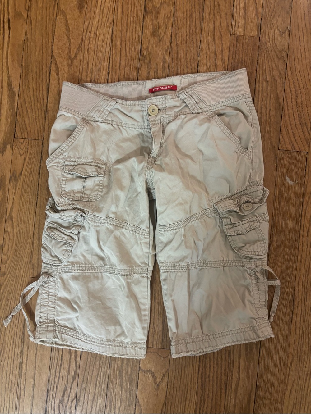 khaki vintage capris